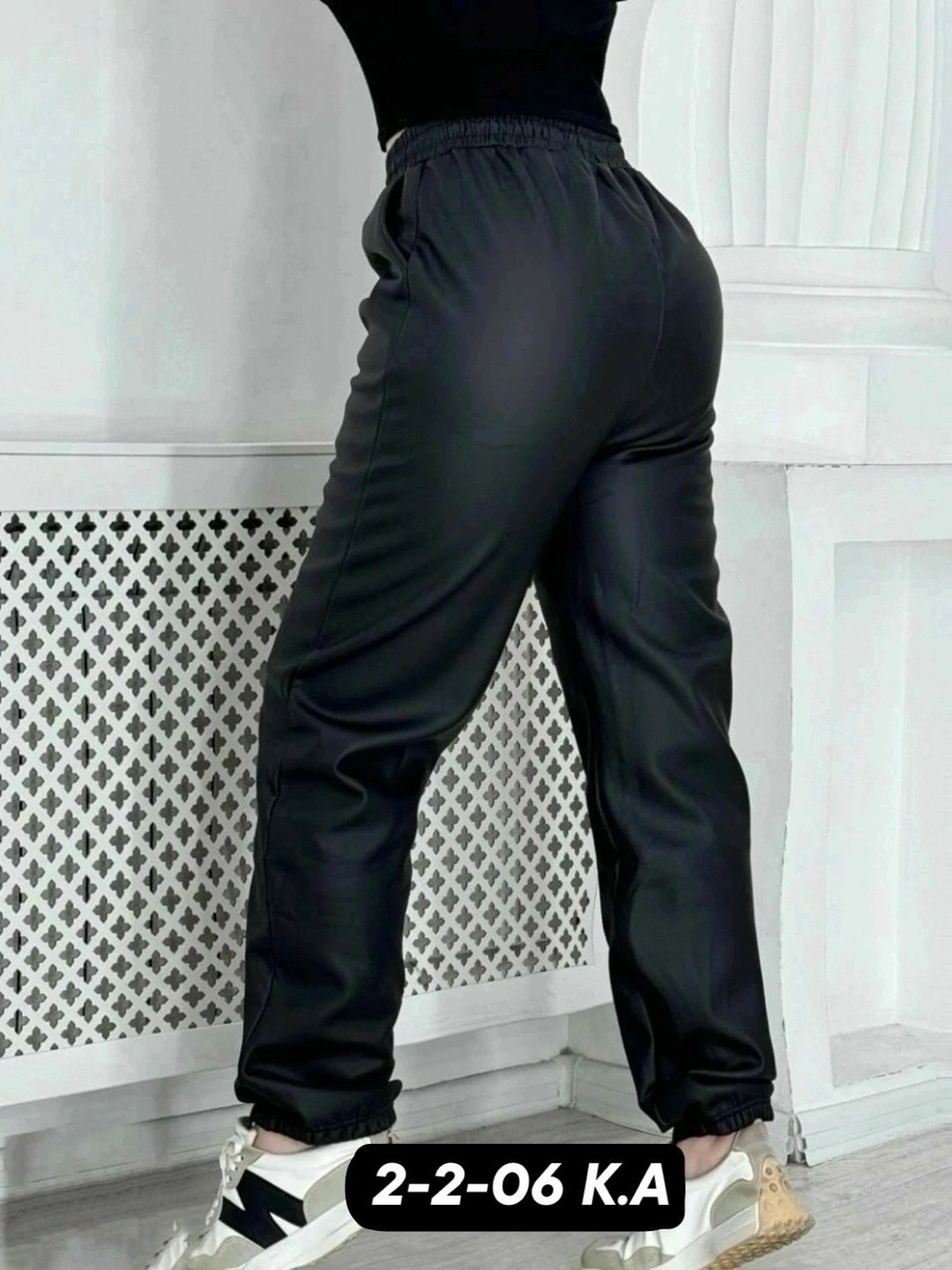 брюки кожаные джоггеры из экокожи,джоггеры из экокожи брюки,штаны с начесом,кожаные штаны,брюки кожаные