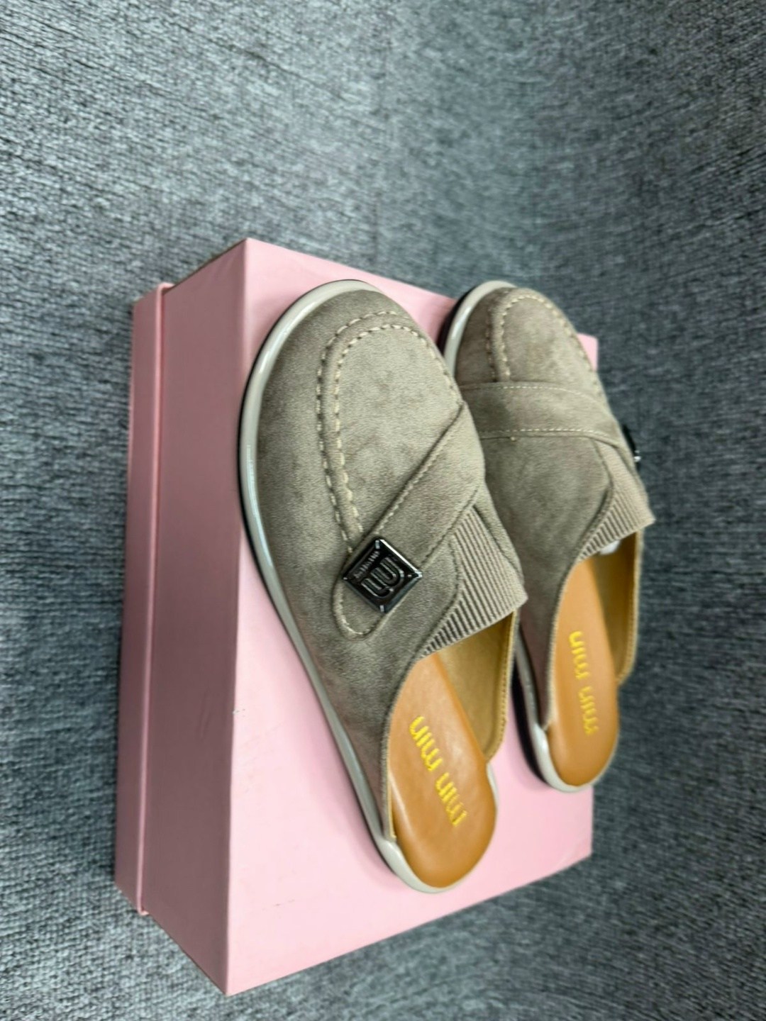 мюли miu miu,шлепанцы miu miu,женские шлёпанцы,мюли женские,