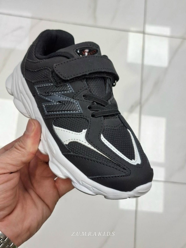 кроссовки,,кроссовки adidas,спортивная ,кроссовки закрытые