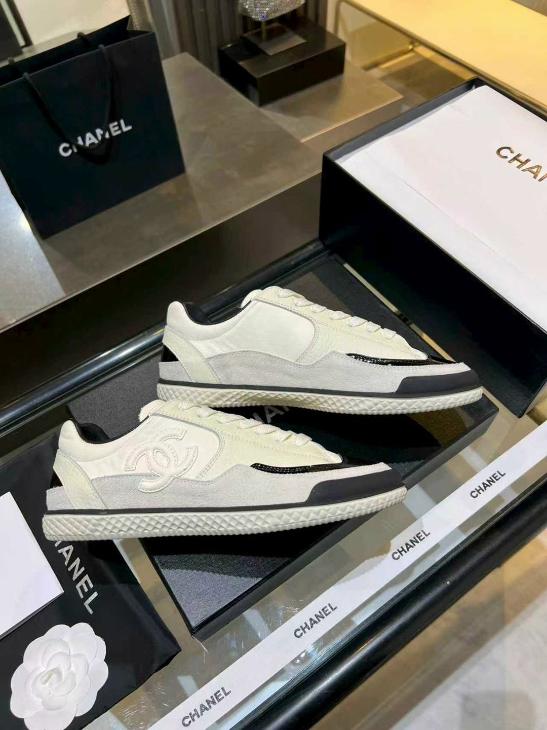 ,женские кроссовки chanel,chanel кроссовки,кеды chanel,кроссовки шанели