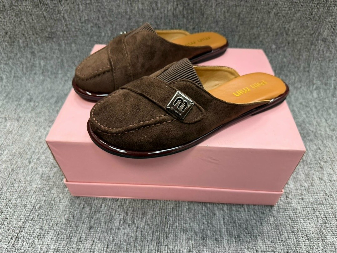 ,женские шлепанцы,шлепки фенди,модные тапочки,тапочки фенди