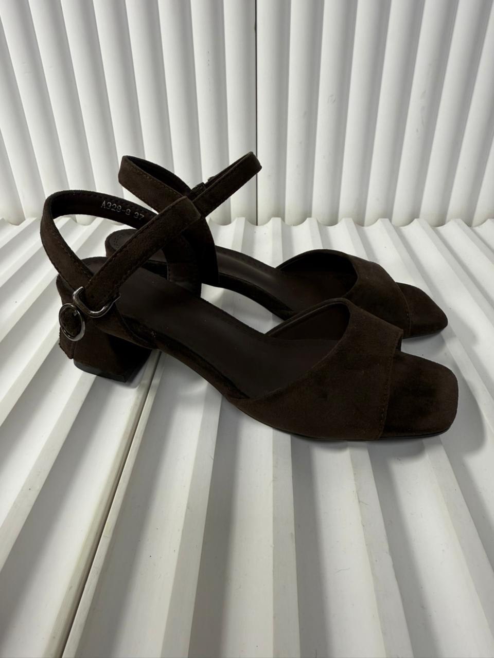 замшевые босоножки,замшевые босоножки prada,босоножки женские,красивые босоножки,коричневые босоножки