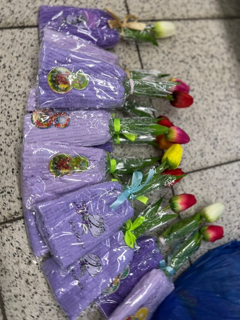 букет тюльпан,искусственные тюльпаны,тюльпаны в упаковке,тюльпан поделка,букет из тюльпан