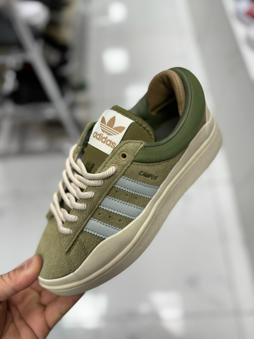 женские кроссовки adidas gazelle,,женские кроссовки adidas,кроссовки adidas gazelle x gucci,лимитированные кроссовки adidas gucci x gazelle