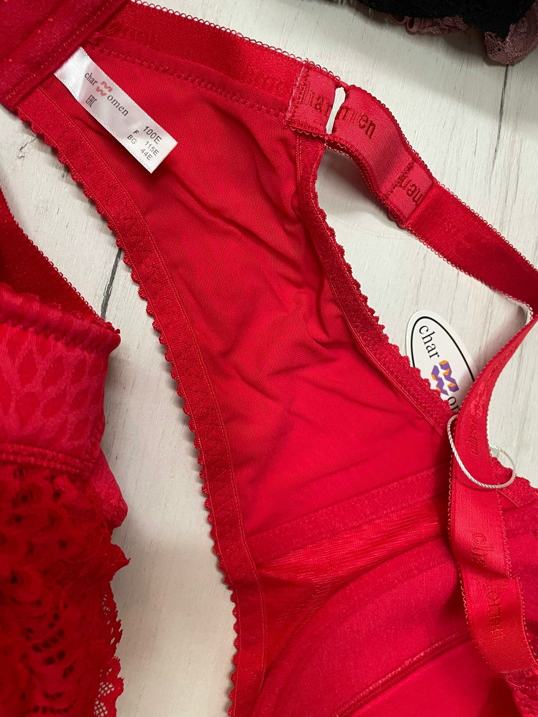 комплект нижнего белья,белье женское нижнее,нижнее белье красное,красное кружевное белье,комплект нижнего белья женские
