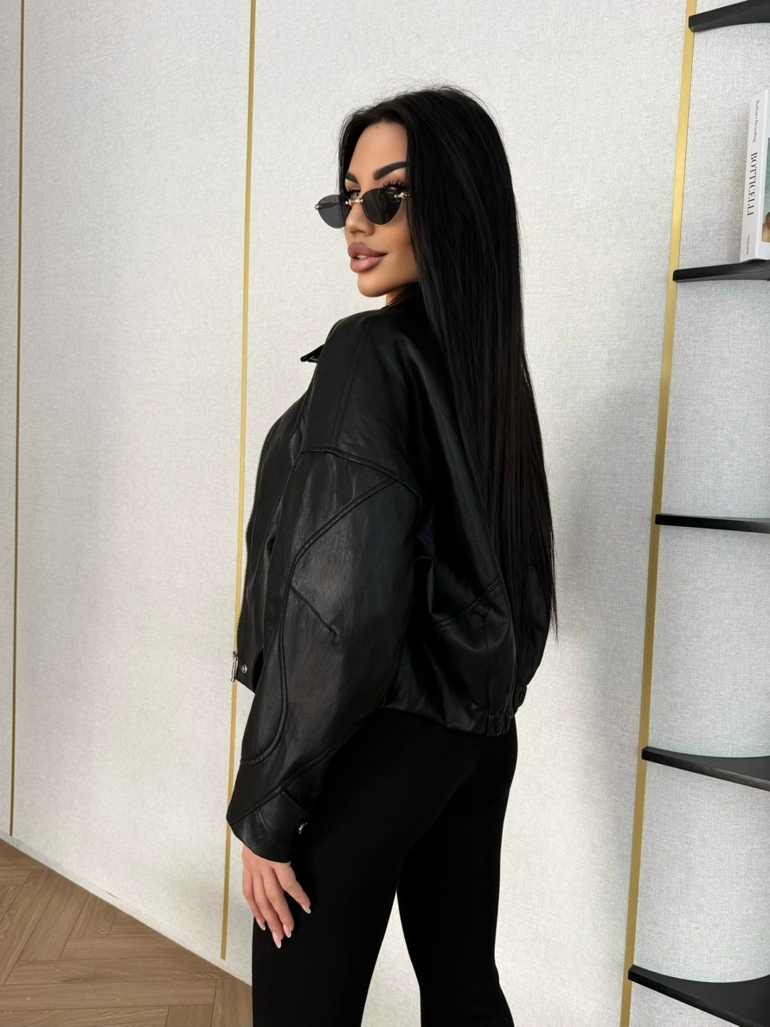 брюки женские кожаные,брюки из экокожи,брюки клеш,брюки клеш из экокожи,кожаная куртка женская