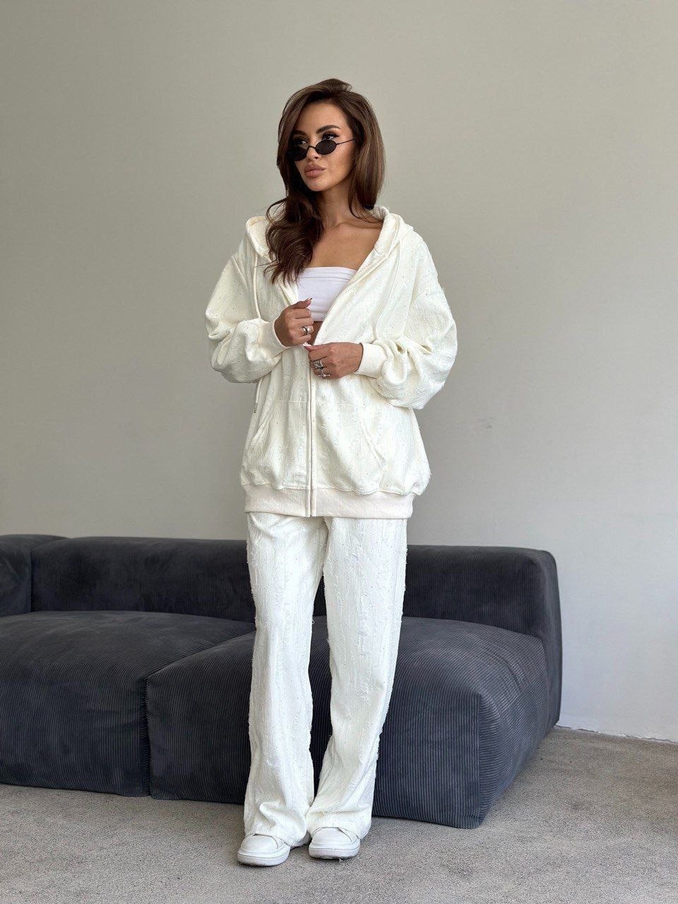 кофта кардиган,женская кофта,кардиган с капюшоном,белые костюмы,женский костюм