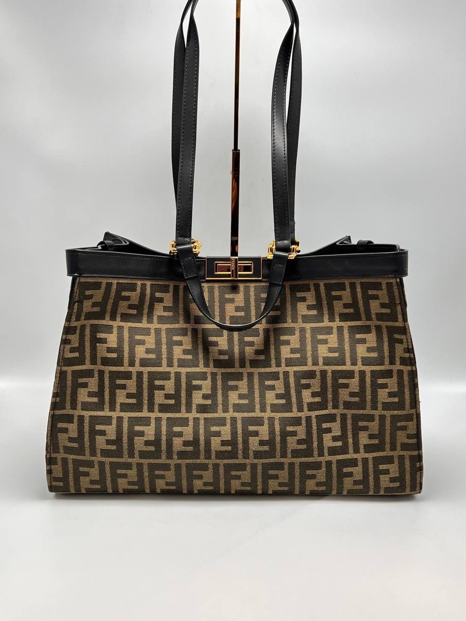 fendi сумка,женская сумка fendi,сумка тоут fendi,fendi сумка шоппер,fendi сумка на плечо кросс-боди