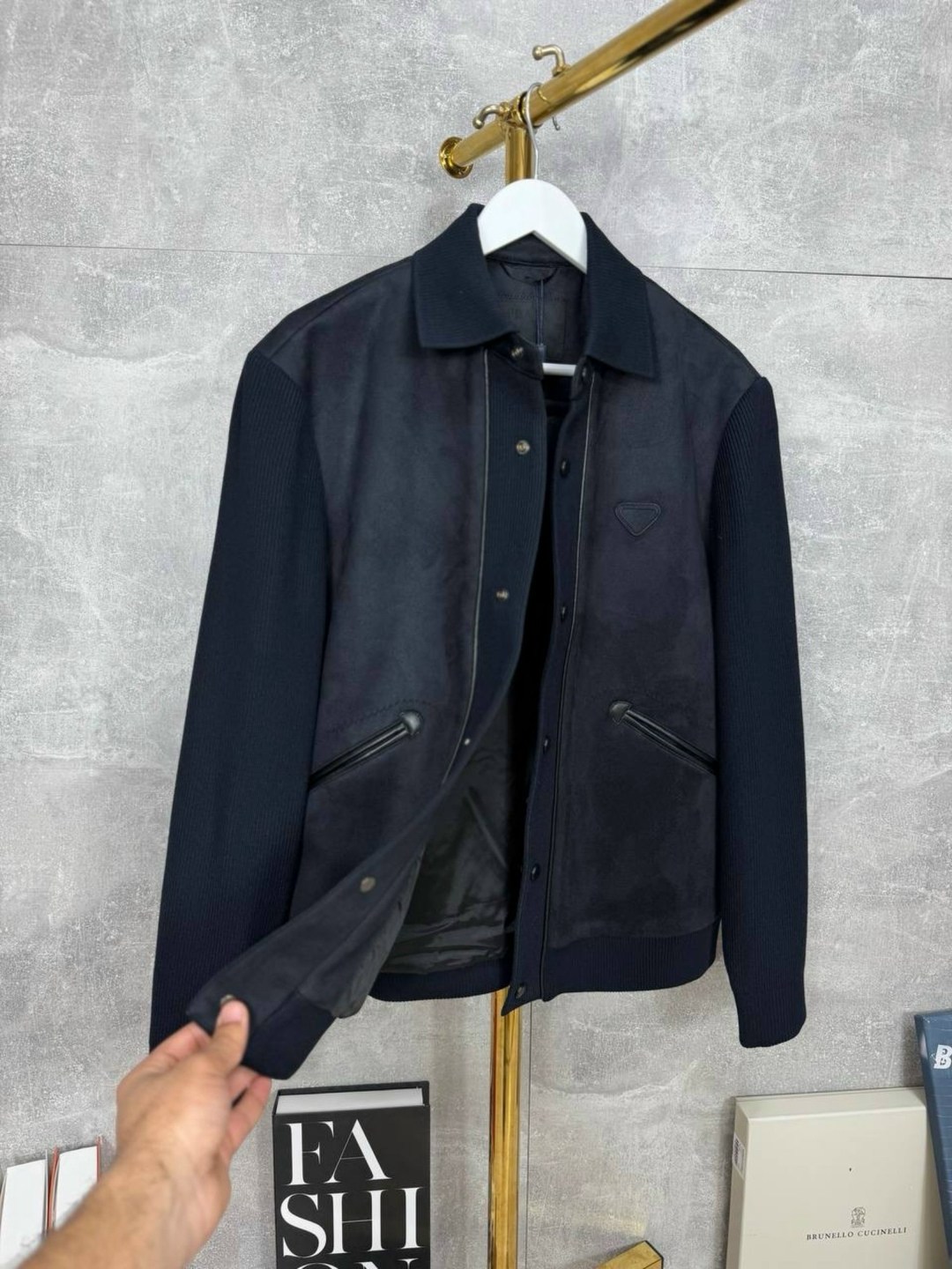 замшевая куртка,куртка бомбер,бомбер замшевый,замшевая мужская куртка,кожаная куртка