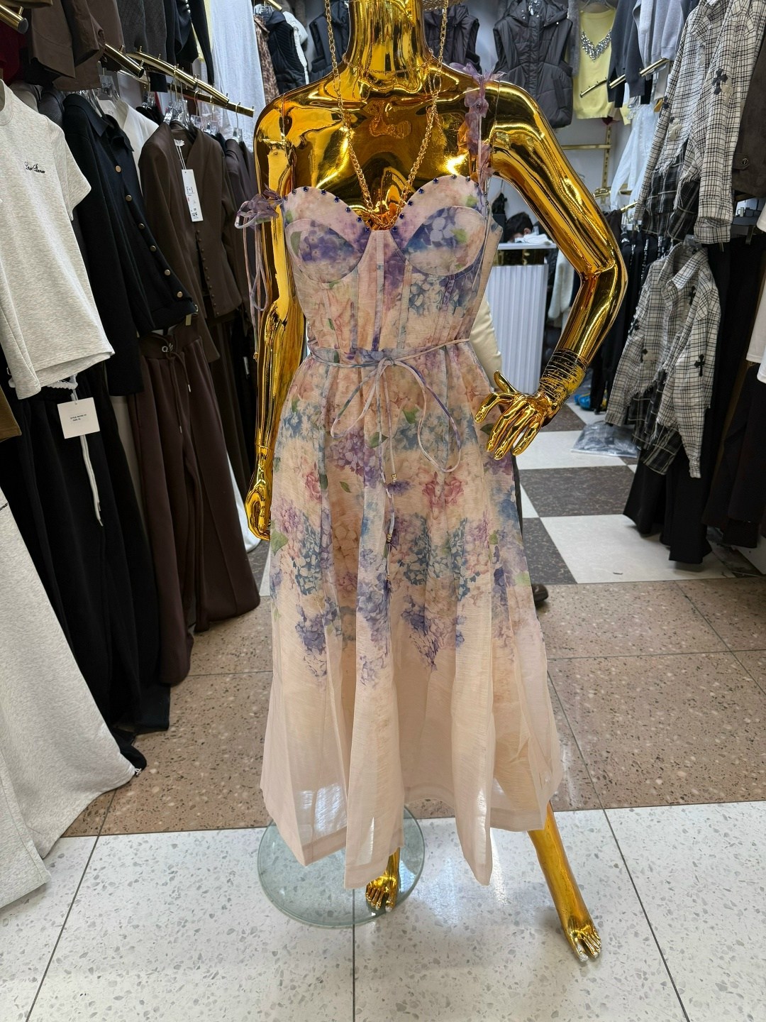 модное платье,стильные наряды,мода модная,бежевые босоножки