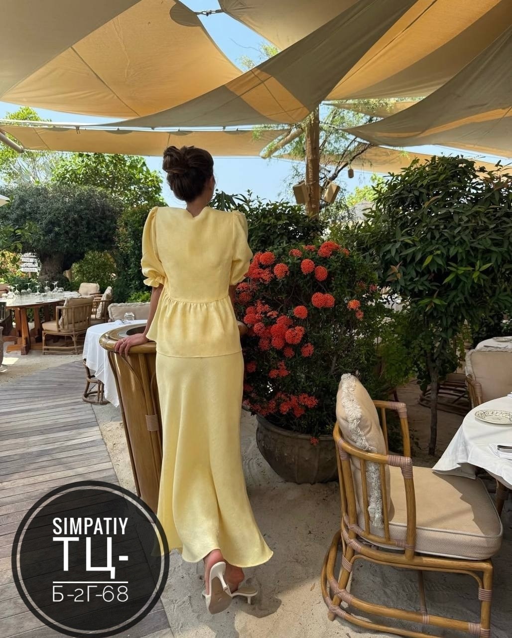 женский летний костюм с юбкой,женский костюм с юбкой,элегантные наряды,летний костюм с юбкой и топом,летние костюмы женские