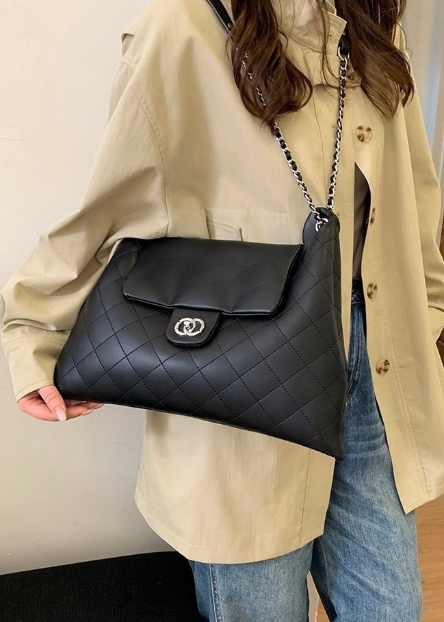 сумка шанель,chanel classic flap bag,сумка chanel,chanel сумка женская,модная сумка шанель