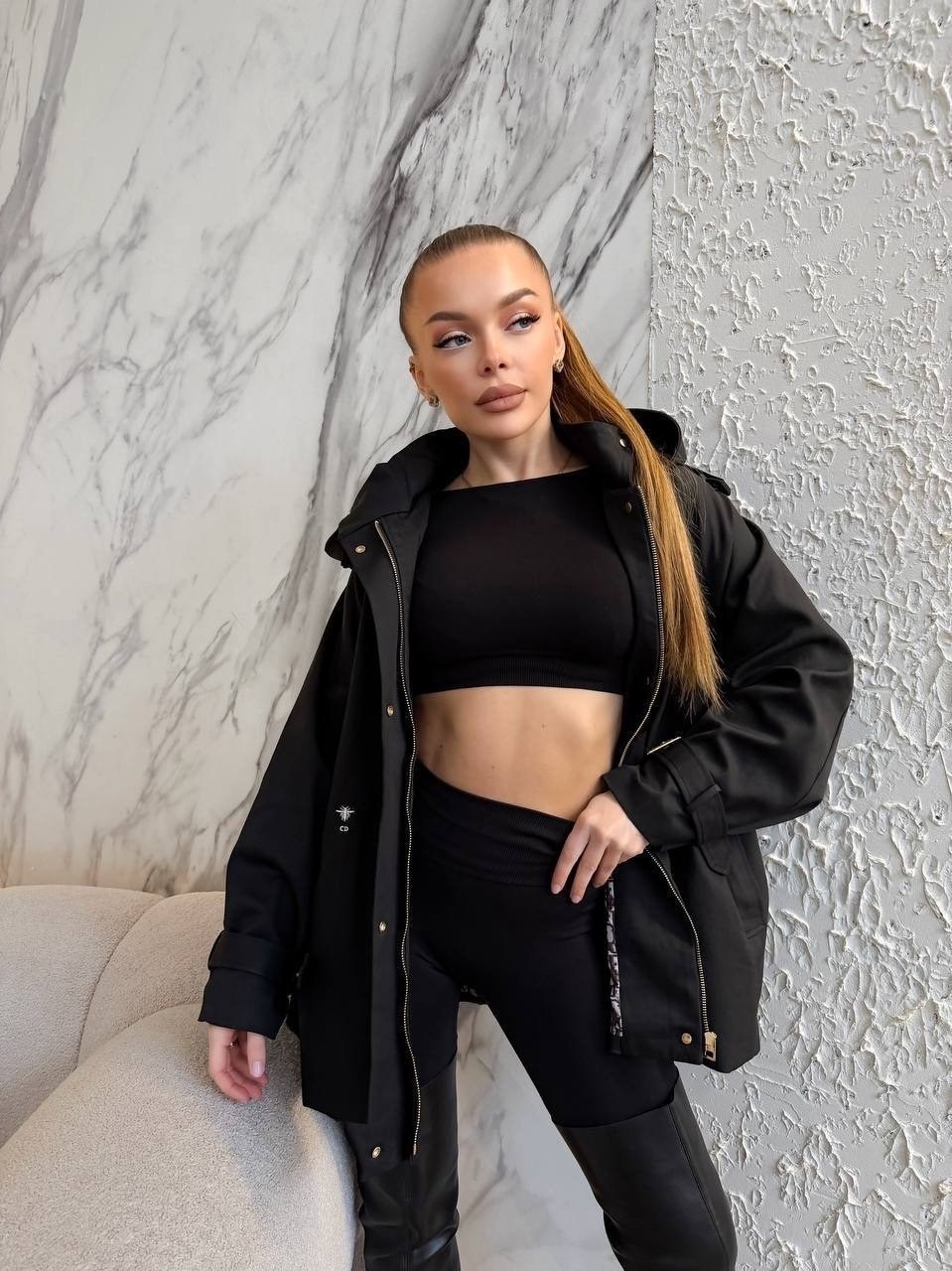 куртка модная,куртка женская,легкая куртка,ветровка удлиненная с капюшоном,демисезонная женская куртка