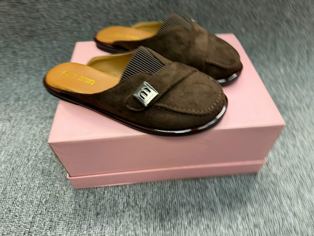 ,женские шлепанцы,шлепки фенди,модные тапочки,тапочки фенди