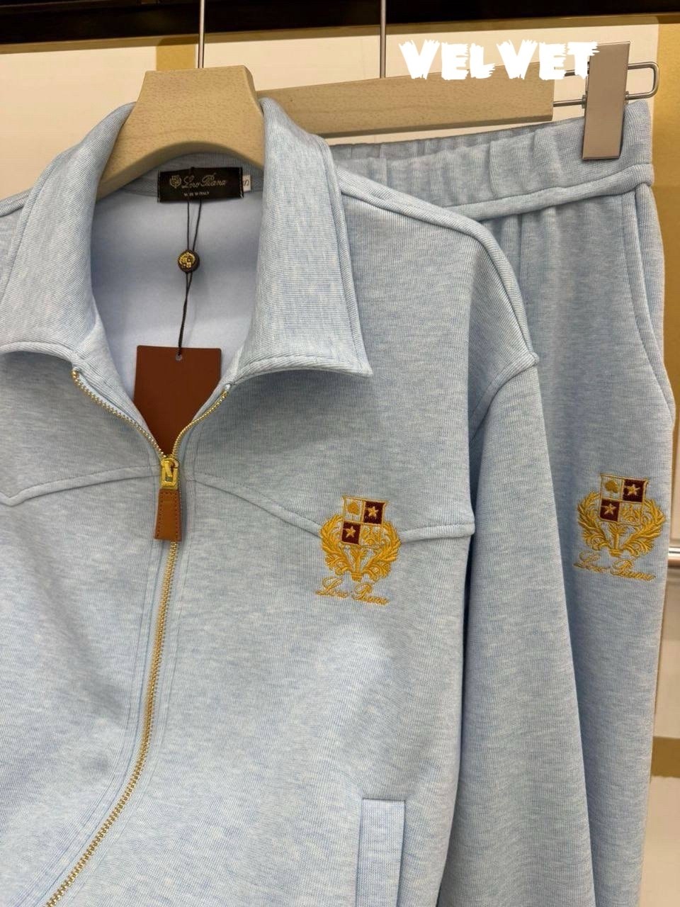 костюм спортивный,стильные костюмы,костюм белый,спортивный костюм billionaire,спортивный костюм miu miu