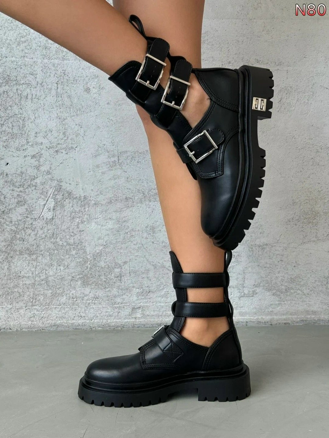,стильные демисезонные ботинки,ботинки женские,ботинки демисезонный,ботинки лакированные на платформе