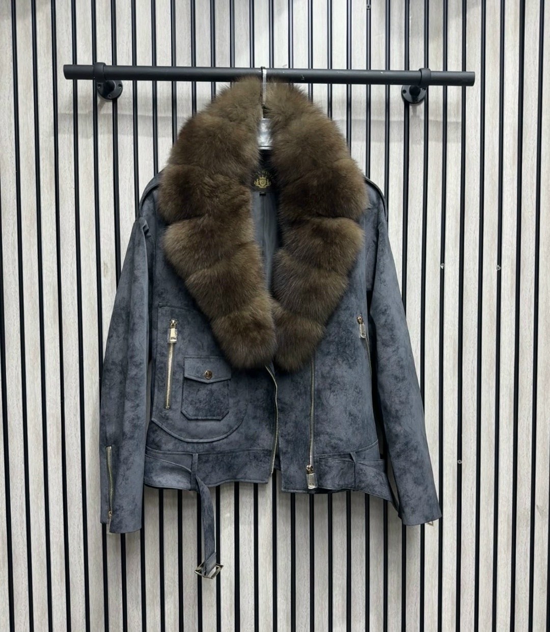 джинсовка с мехом песца,женская джинсовая куртка с мехом песца,куртка с натуральным мехом,джинсовка с мехом,куртка с мехом