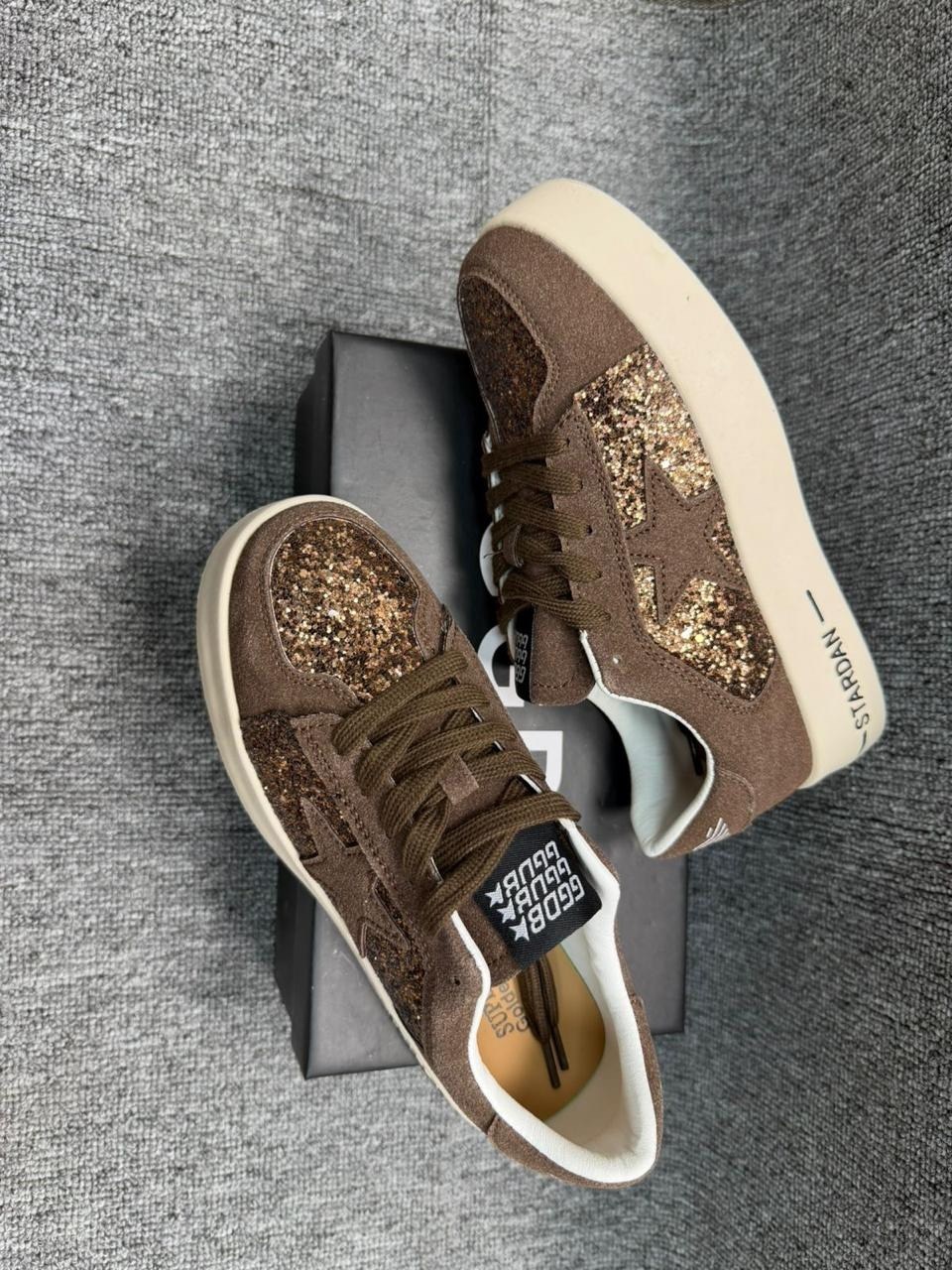 ,кроссовки golden goose,кеды super-star с блестками golden goose черный,кеды golden goose,женские кроссовки