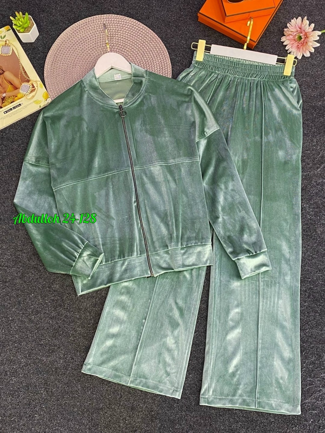 велюровый костюм,велюровый костюм женский,велюровый спортивный костюм,костюм женский,брючный костюм велюровый