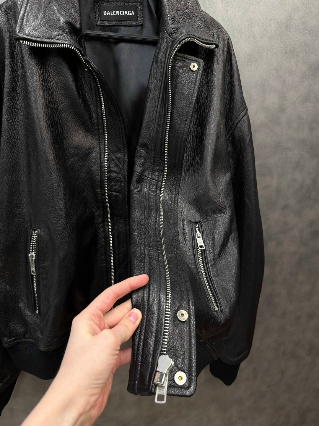 кожаная куртка,куртка кожаная мужская,кожаная куртка tom ford,баленсиага кожаная куртка,кожаная куртка balenciaga