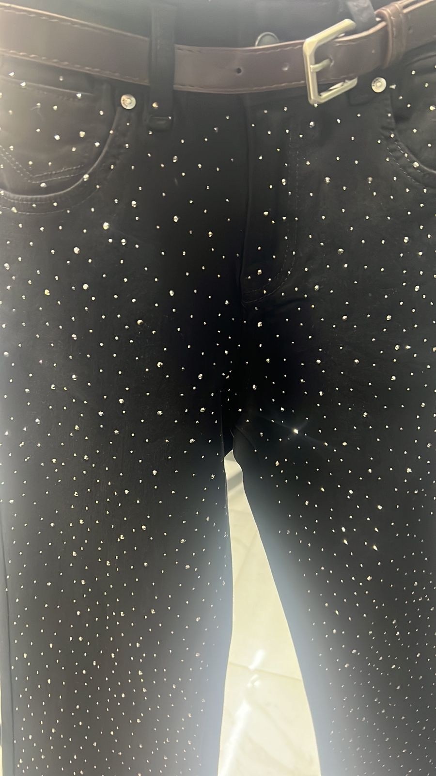 женские длинные джинсы со стразами,женские джинсы со стразами,джинсы труба с стразами,джинсы брюки,брюки со стразами