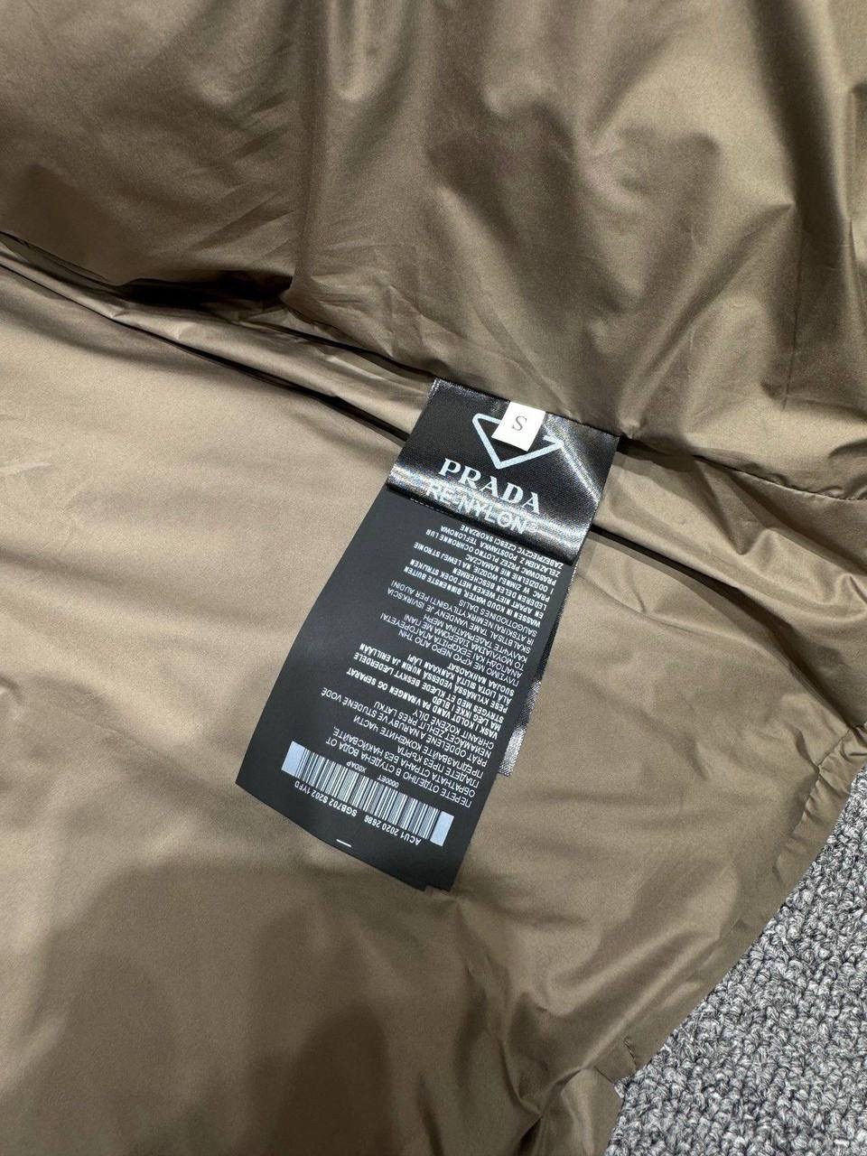 пуховик prada,женский пуховик prada,куртка prada пуховик,prada тёплый пуховик,пуховик женский