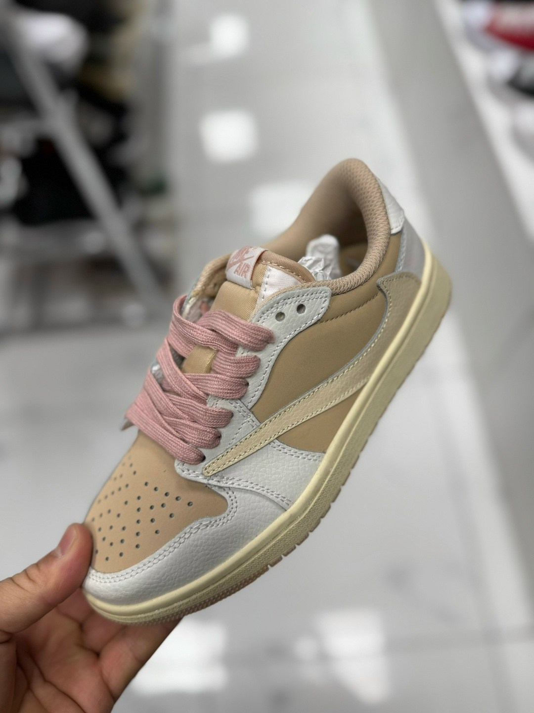 женские кроссовки adidas gazelle,,женские кроссовки adidas,кроссовки adidas gazelle x gucci,лимитированные кроссовки adidas gucci x gazelle