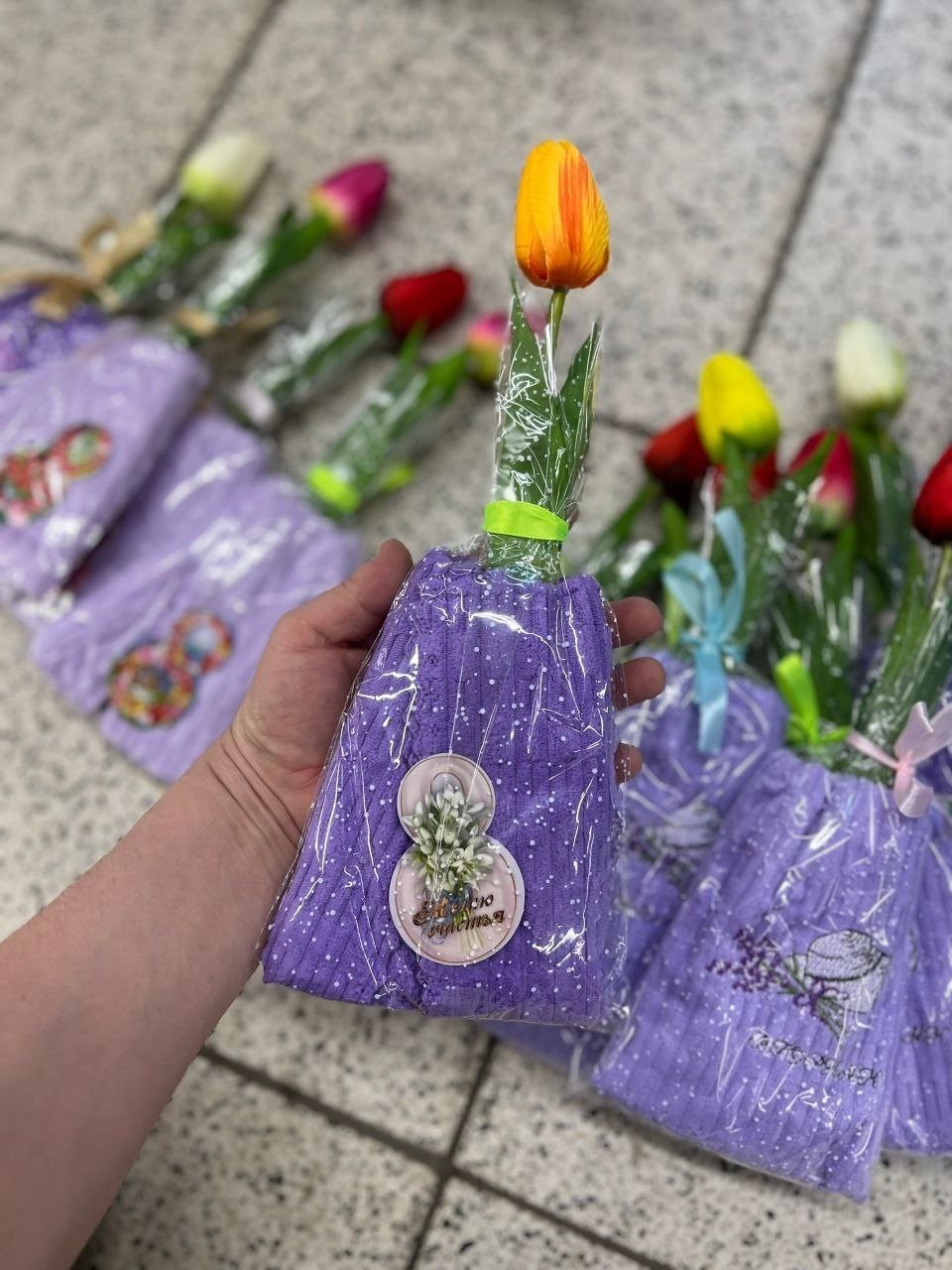 букет тюльпан,искусственные тюльпаны,тюльпаны в упаковке,тюльпан поделка,букет из тюльпан