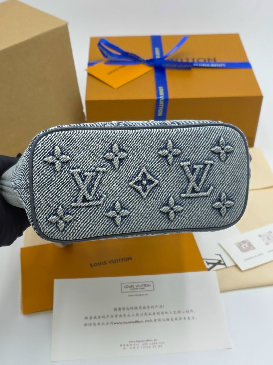louis vuitton сумка на плечо,louis vuitton сумка,сумка louis vuitton джинсовая,сумка женская louis vuitton,сумка на плечо louis vuitton lv