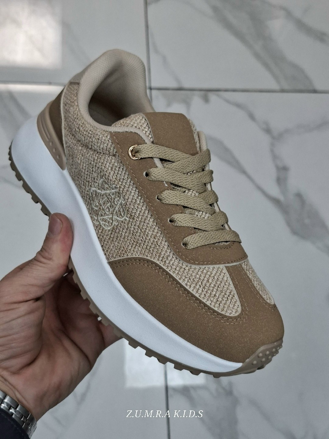 ,женские кроссовки,кроссовки для женщин,женская ,кроссовки женские модные