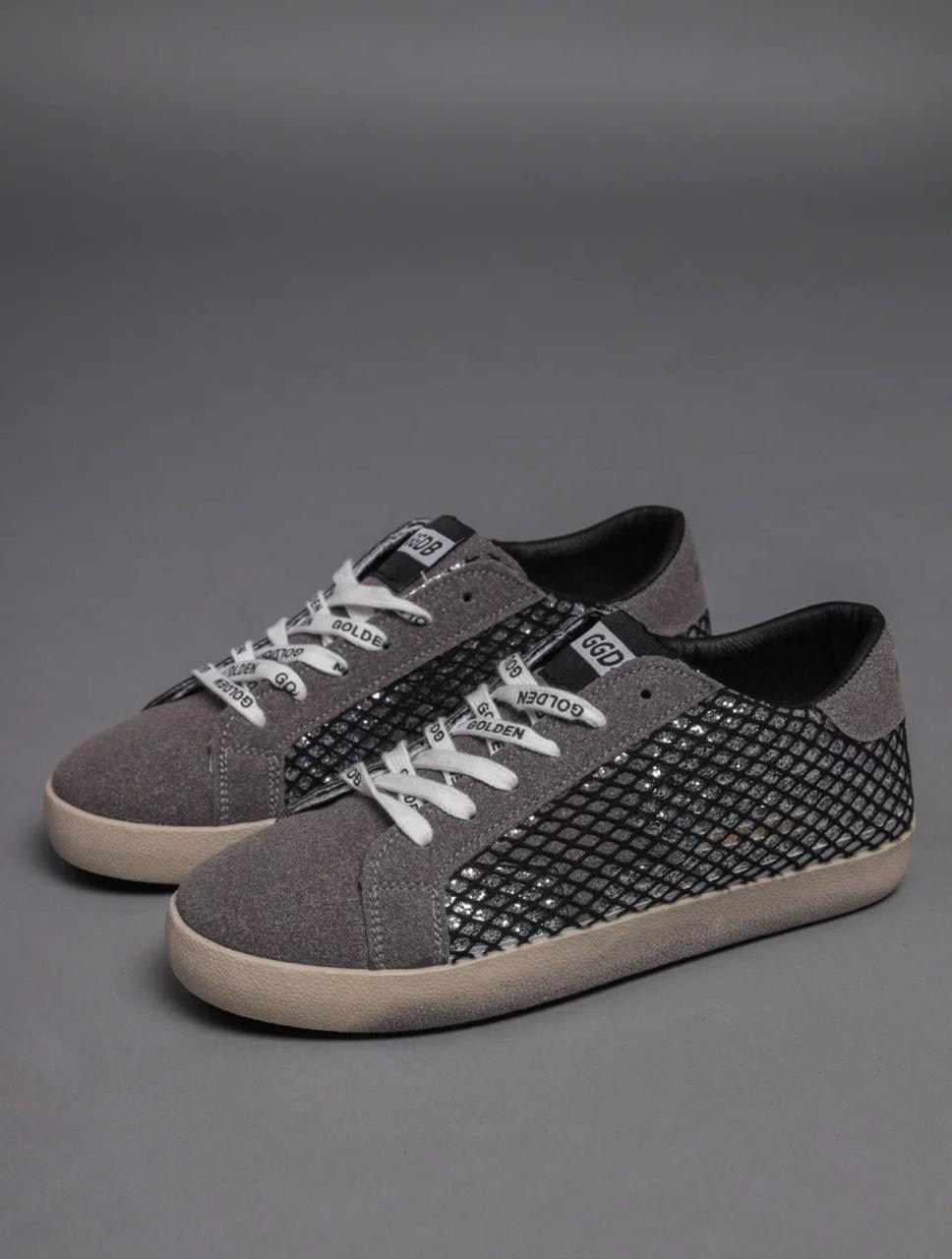 ,кроссовки golden goose с пайетками на платформе,кроссовки golden goose,кеды женски,кеды super-star с блестками golden goose черный