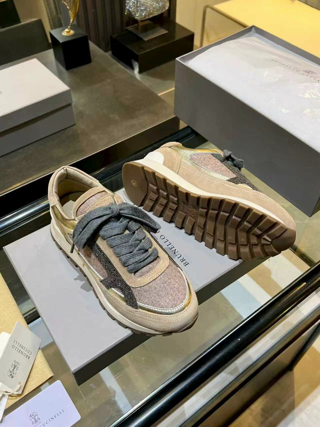 ,brunello cucinelli кроссовки,женские кроссовки,комбинированные кроссовки brunello cucinelli,кроссовки модные