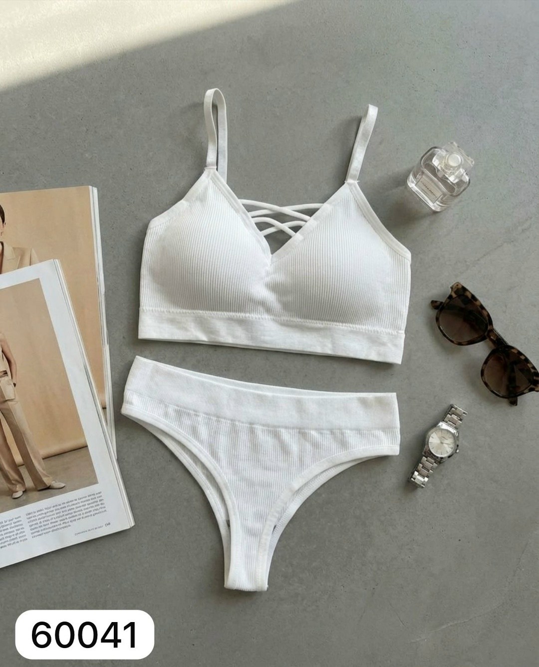 комплект женского нижнего белья,нижнее белье комплект топ трусы женское,комплект нижнего белья,комплект нижнего белья белый,комплект нижнего белья женский бесшовное