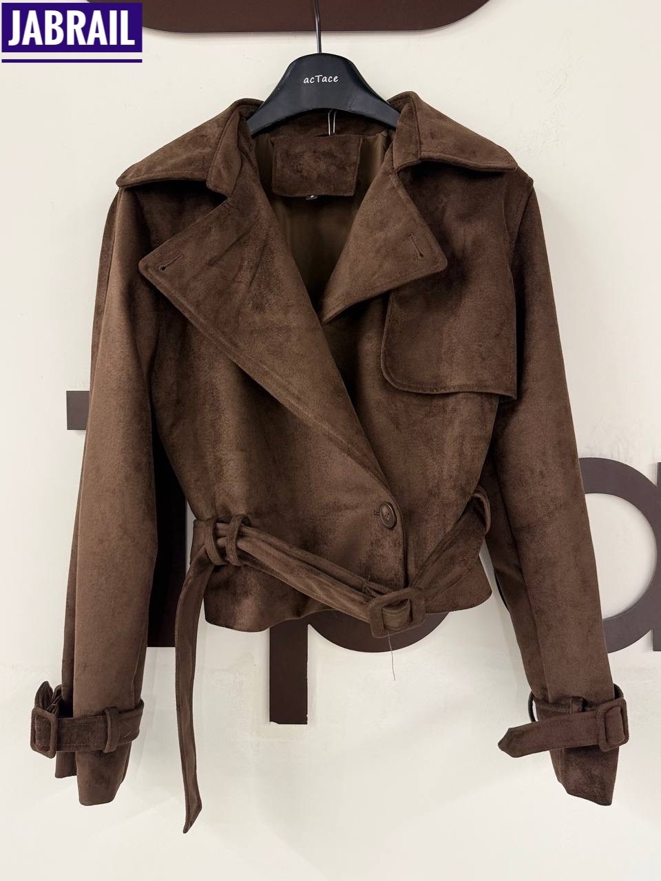 классическая коричневая замшевая женская куртка с поясом,куртка косуха замшевая коричневая с поясом tadari,замшевая куртка,замшевая куртка с поясом,куртка замшевая женская