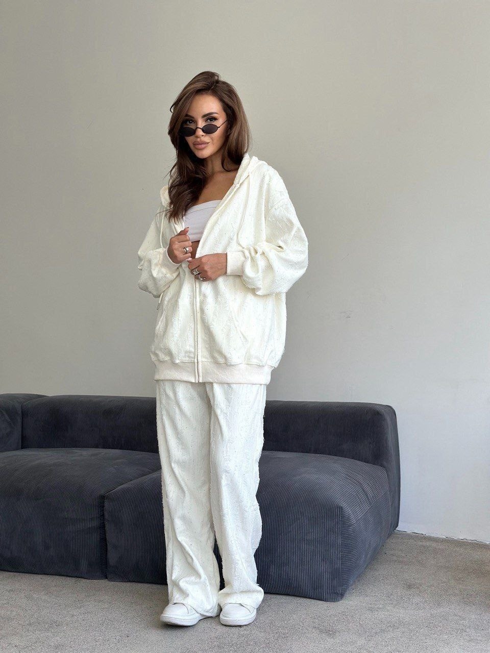 кофта кардиган,женская кофта,кардиган с капюшоном,белые костюмы,женский костюм