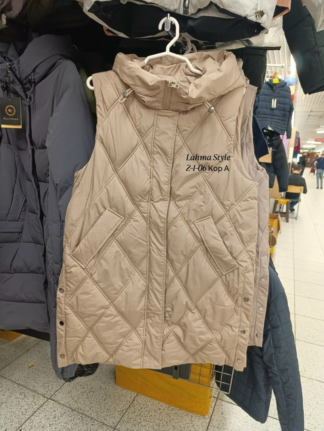 жилетка женская,стеганый жилет,женские жилеты,жилетка удлиненная,теплый жилет