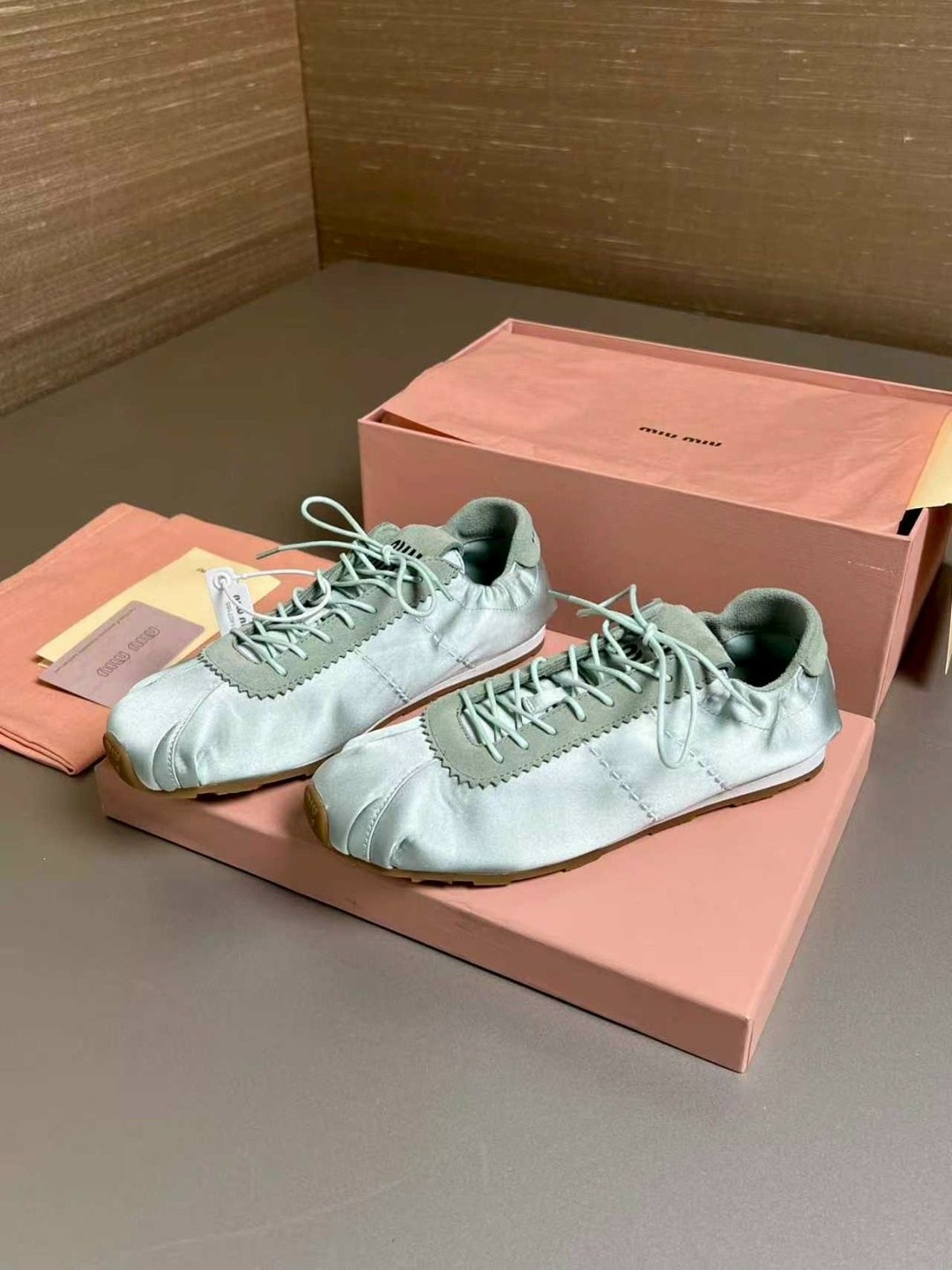 женские кроссовки miu miu,,кроссовки miu miu,кроссовки prada,кроссовки женскиe