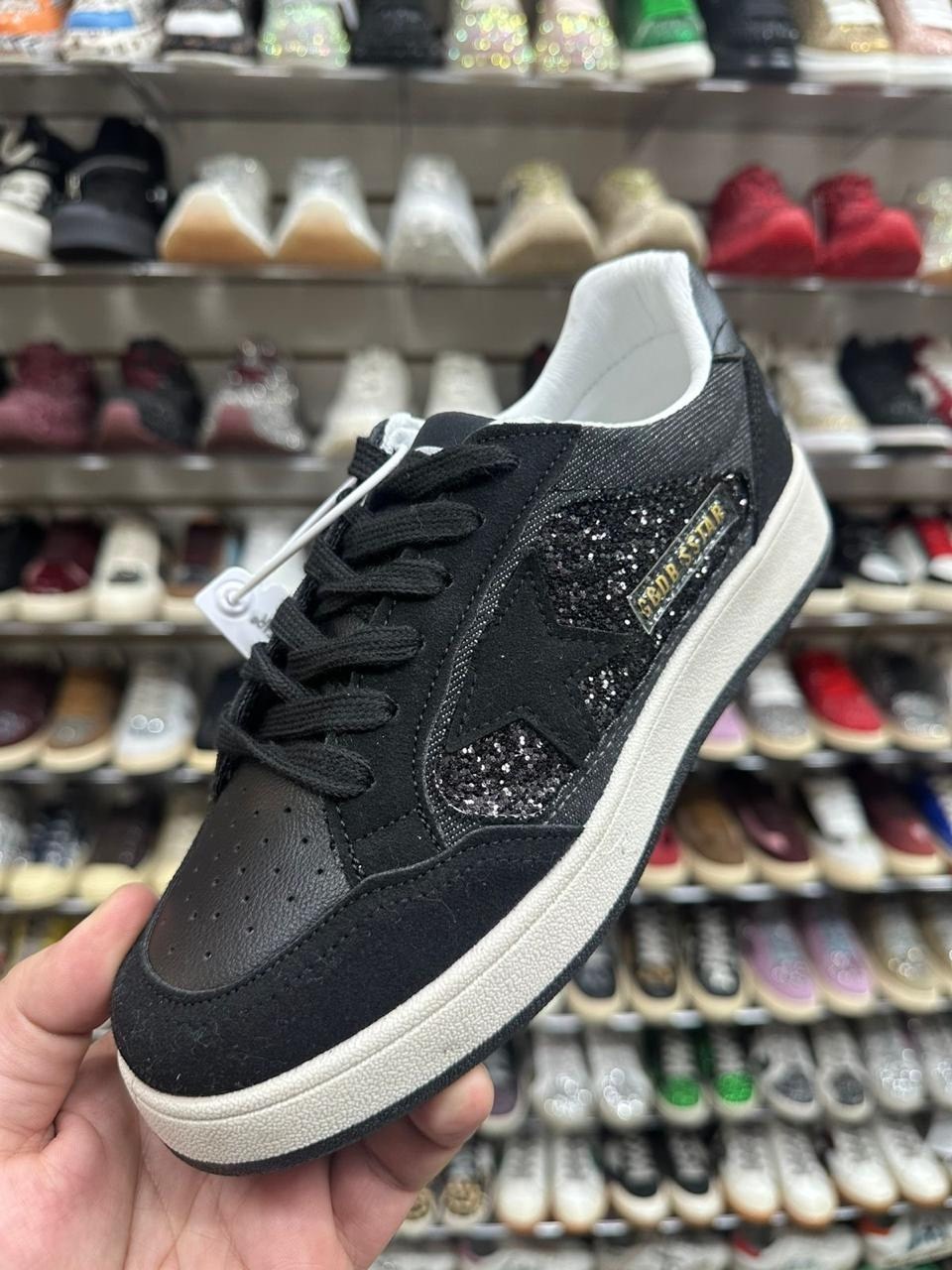 кроссовки golden goose с пайетками на платформе,кеды golden goose женские,,golden goose кеды блестящие черные,кеды golden goose