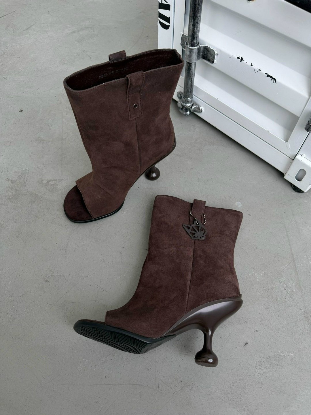 замшевые ботильоны,ботильоны из натуральной замши,женские ботильоны,коричневые замшевые ботильоны,ботильоны