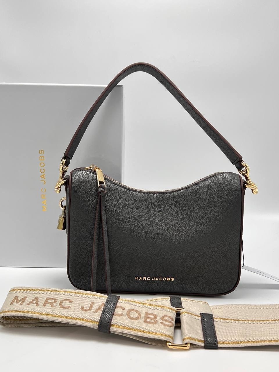 сумка-хобо через плечо marc jacobs,marc jacobs сумка женская,сумка marc jacobs натуральная кожа,сумка-хобо от marc jacobs из натуральной кожи,сумка marc jacobs