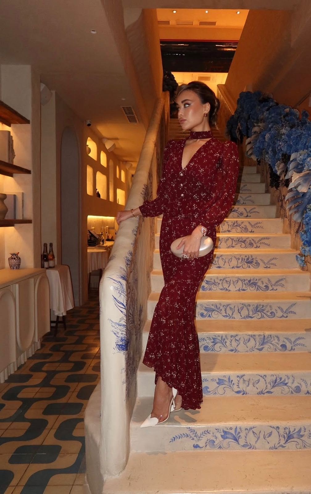 вечернее платье,платье стильное,платье с блестками,платье-миди с длинным рукавом из бархата с пайетками,платье