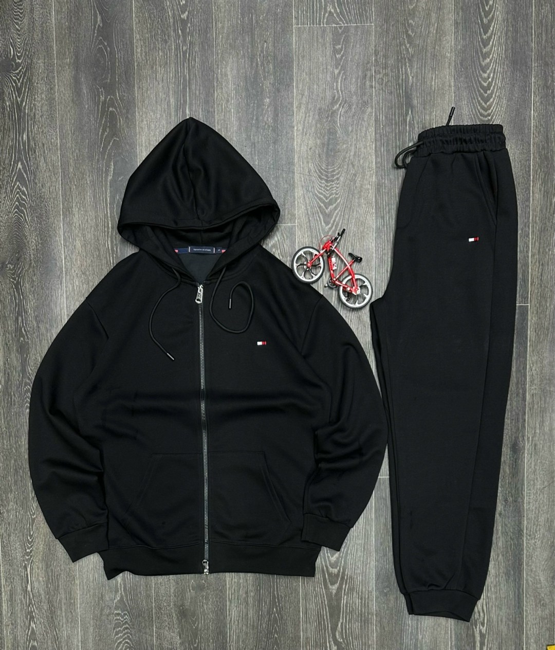 спортивный костюм tommy hilfiger,спортивный костюм томми хилфигер мужские,костюм спортивный,спортивный костюм томми хилфигер,мужской спортивный костюм