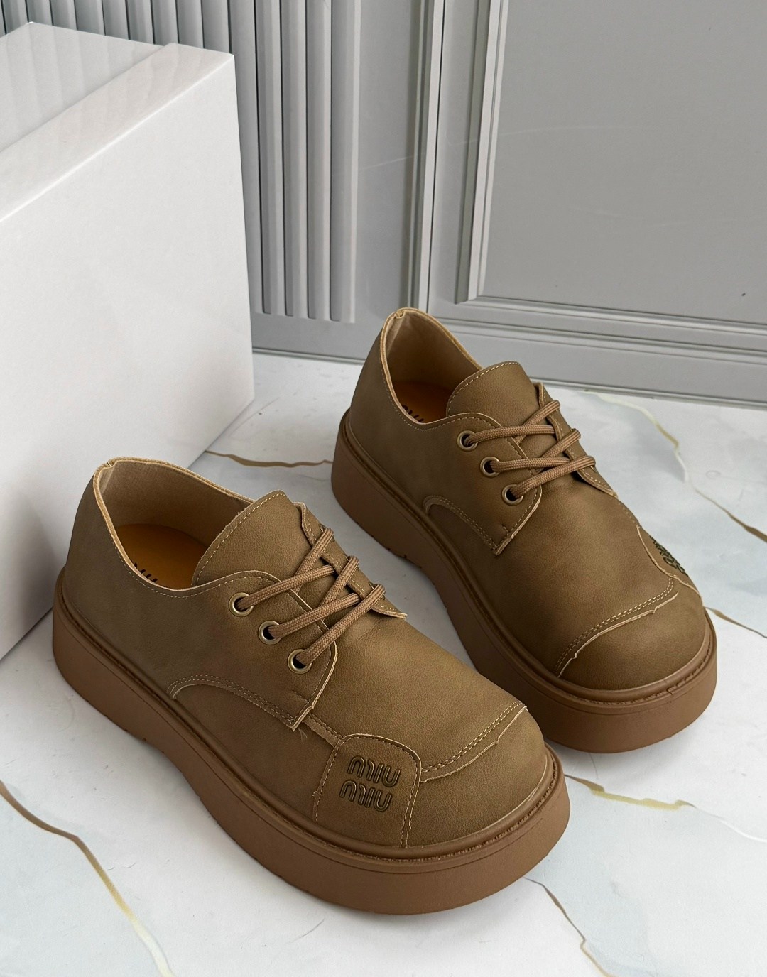 ,женская ,кроссовки замш,модная ,повседневная