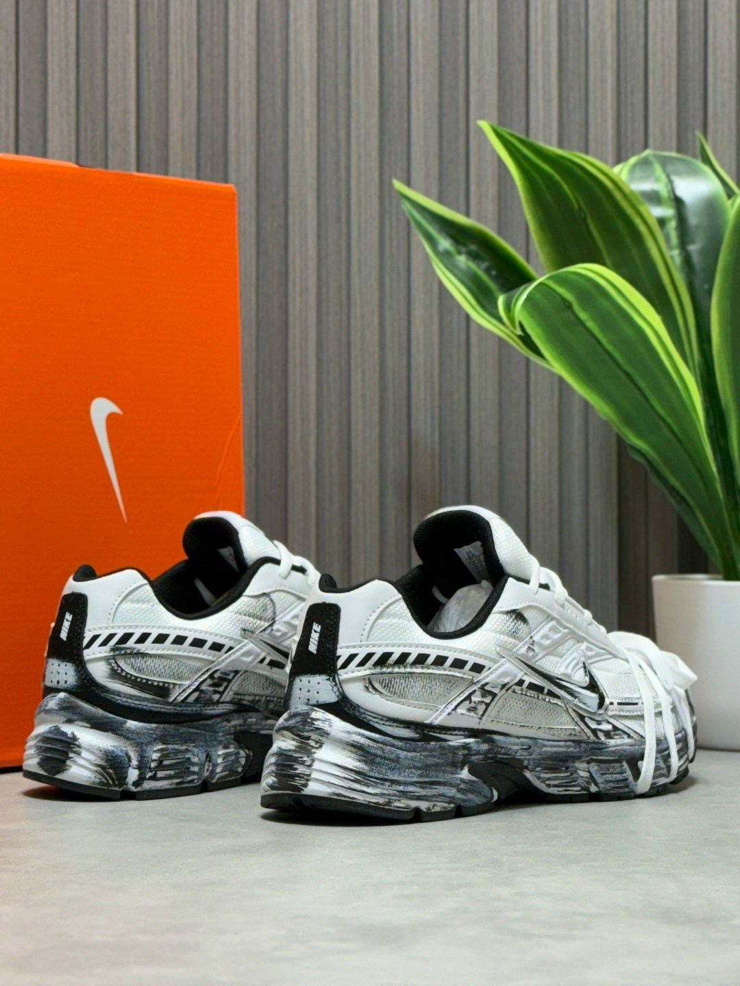 кроссовки для бега p-6000 с низким верхом черный серебряный nike,кроссовки для бега initiator мужские с низким верхом черные серебристые nike,кроссовки nike initiator,кроссовки,кроссовки nike