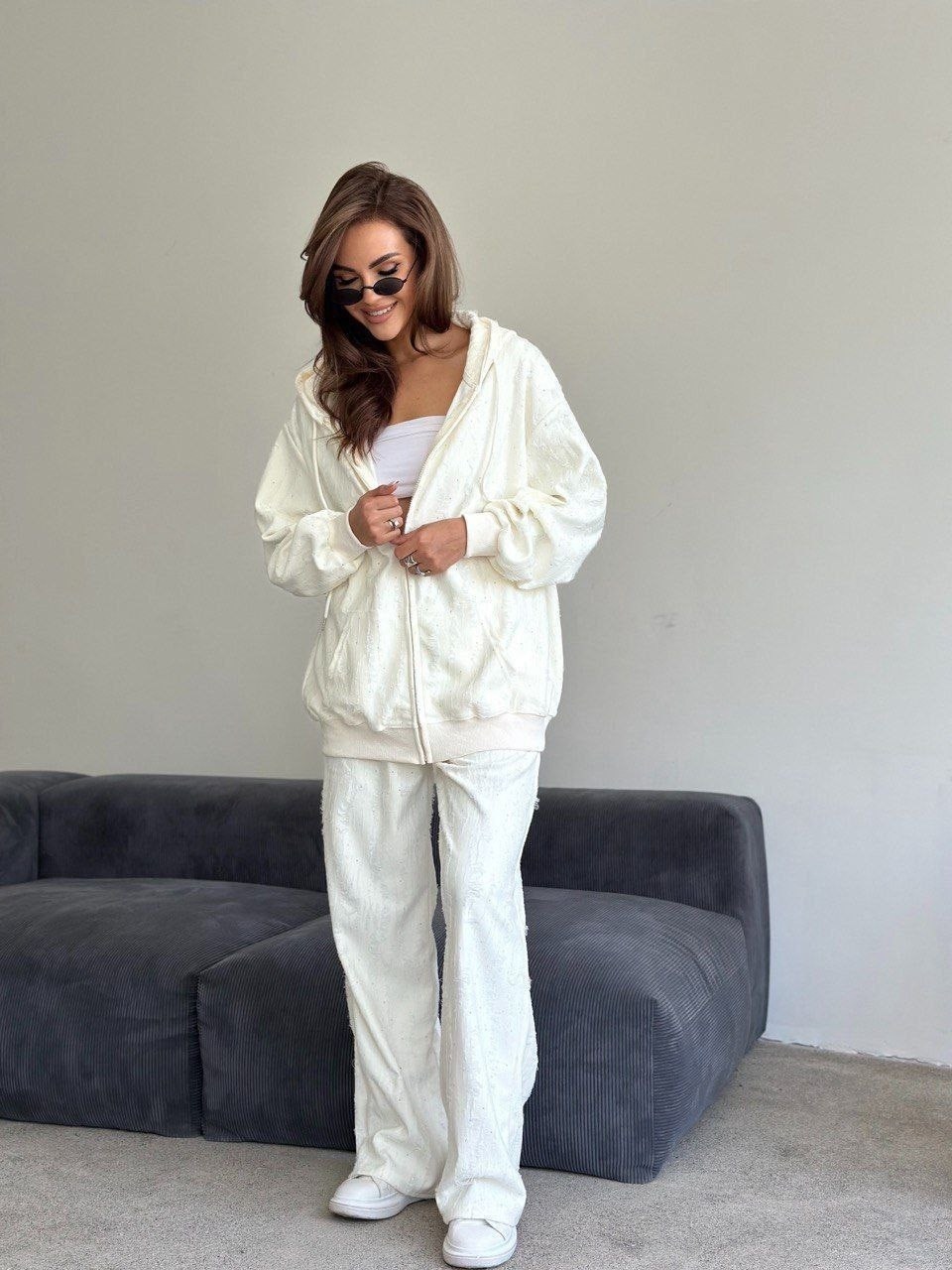 кофта кардиган,женская кофта,кардиган с капюшоном,белые костюмы,женский костюм