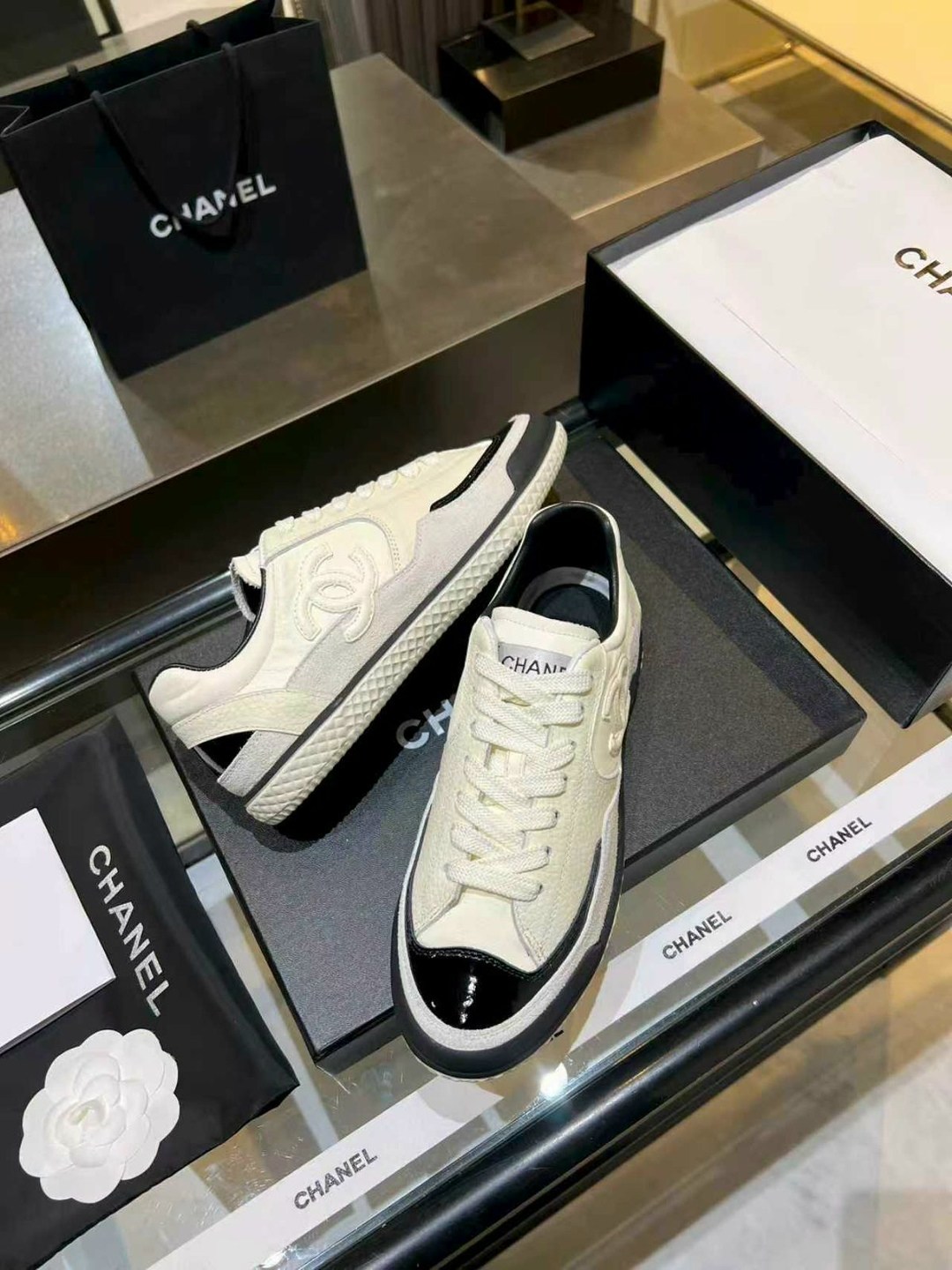 ,женские кроссовки chanel,chanel кроссовки,кеды chanel,кроссовки шанели