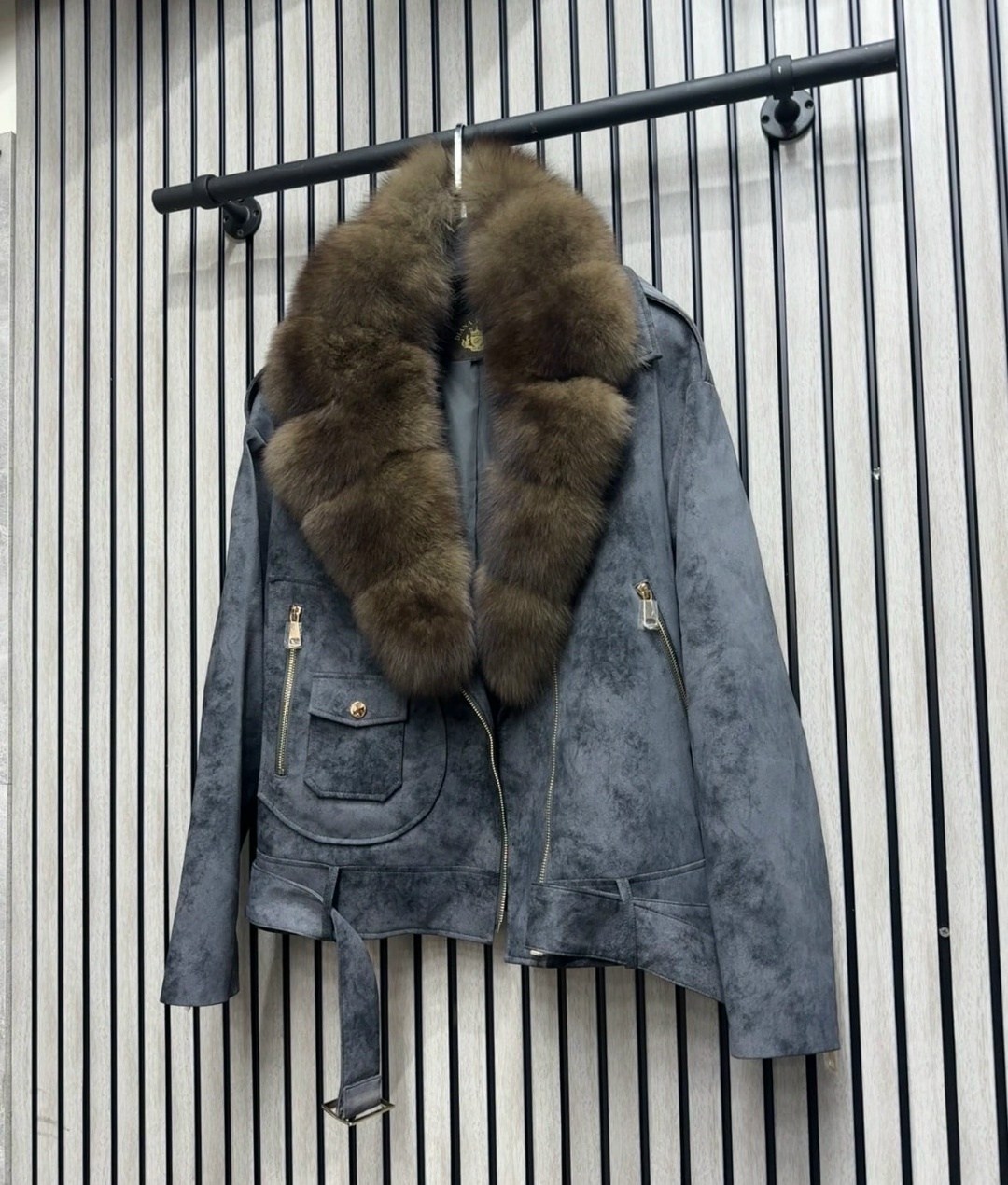 джинсовка с мехом песца,женская джинсовая куртка с мехом песца,куртка с натуральным мехом,джинсовка с мехом,куртка с мехом