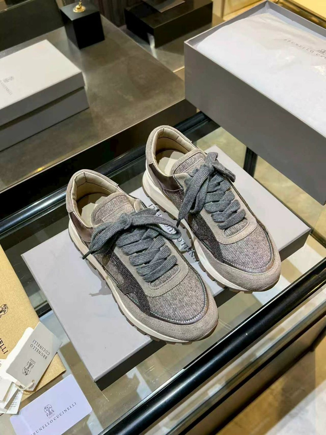 ,кроссовки женские brunello cucinelli,brunello cucinelli кроссовки,кроссовки женскиe,chanel кроссовки