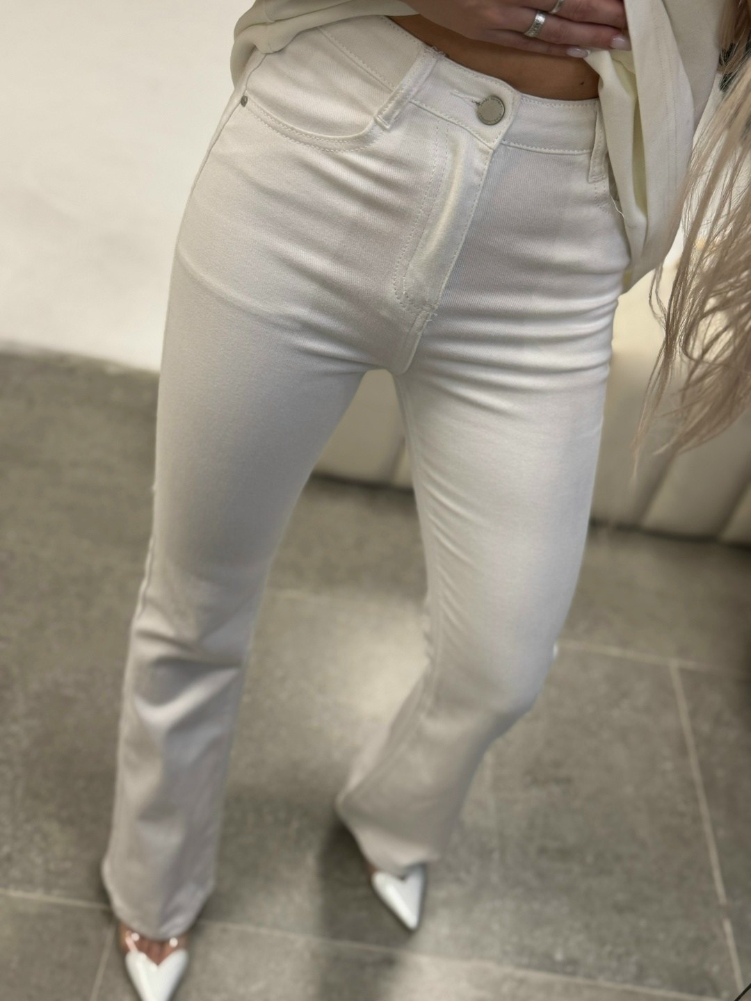 белые джинсы клеш,белые джинсы,джинсы брюки,белые брюки,джинсы женские