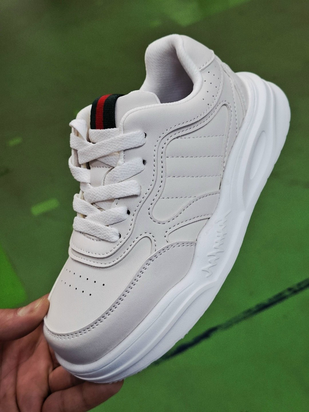 ,кроссовки женские,кроссовки закрытые,белые кроссовки,кроссовки эко